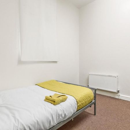 D19 Sangha Hall Leicester Eksteriør bilde