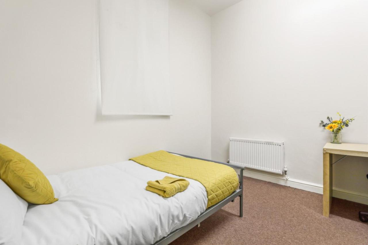 D19 Sangha Hall Leicester Eksteriør bilde