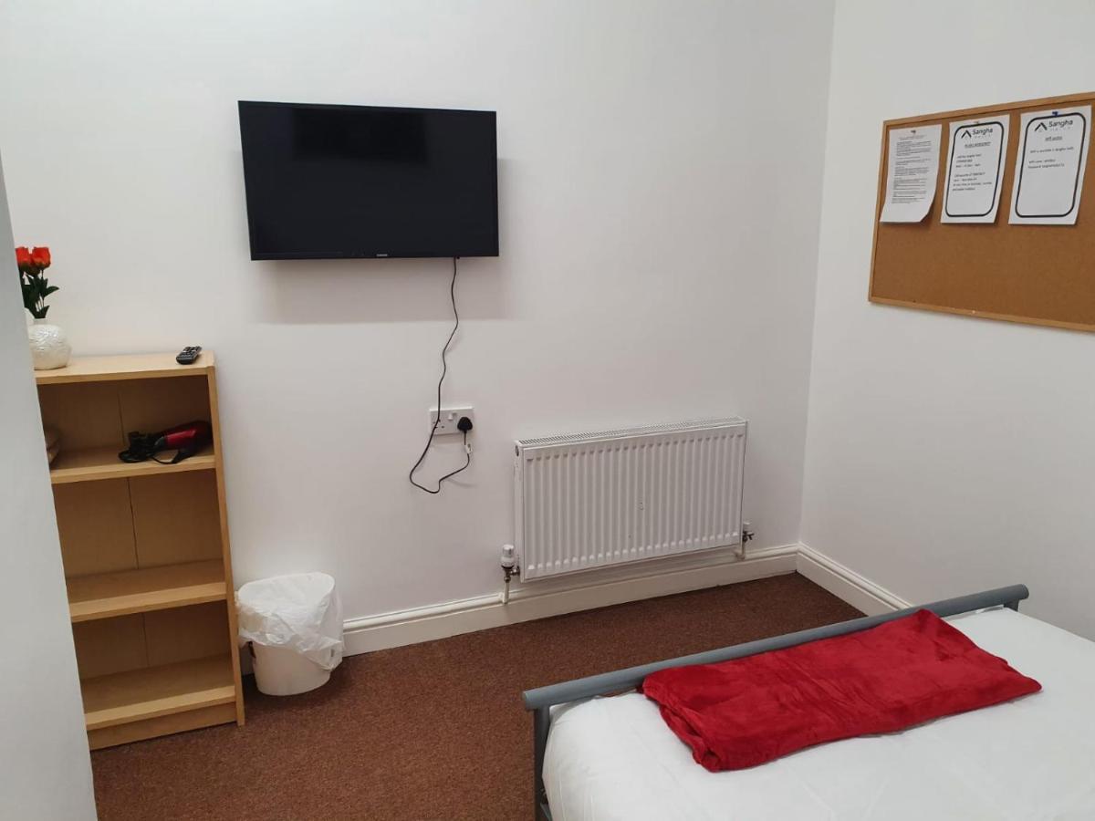 D19 Sangha Hall Leicester Eksteriør bilde